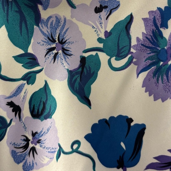 White and Blue Floral Satin and Lace Slip Size XL - Picture 4 of 6